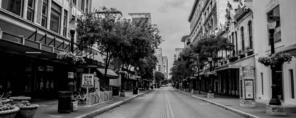 'Cuando hay cosas que no puedes cambiar, no luches contra ellas; acéptalas y sigue tu camino'
